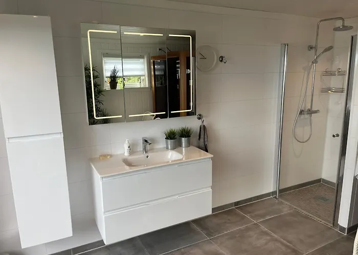 Stor Med Praktfull Havutsikt Ferienhaus Lysøysund