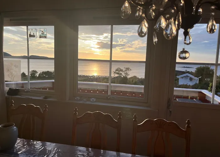Stor Med Praktfull Havutsikt Lysøysund